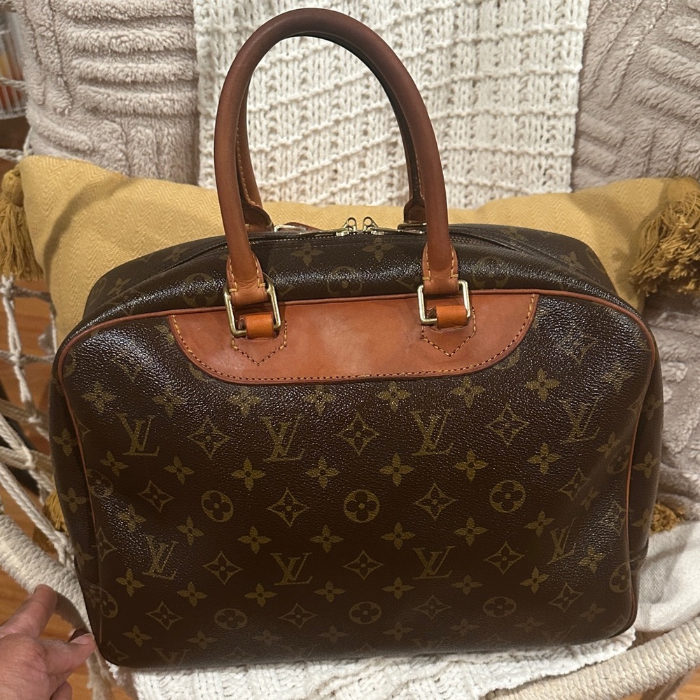 Authentic monogram Louis Vuitton Deauville - Picture 9 of 16